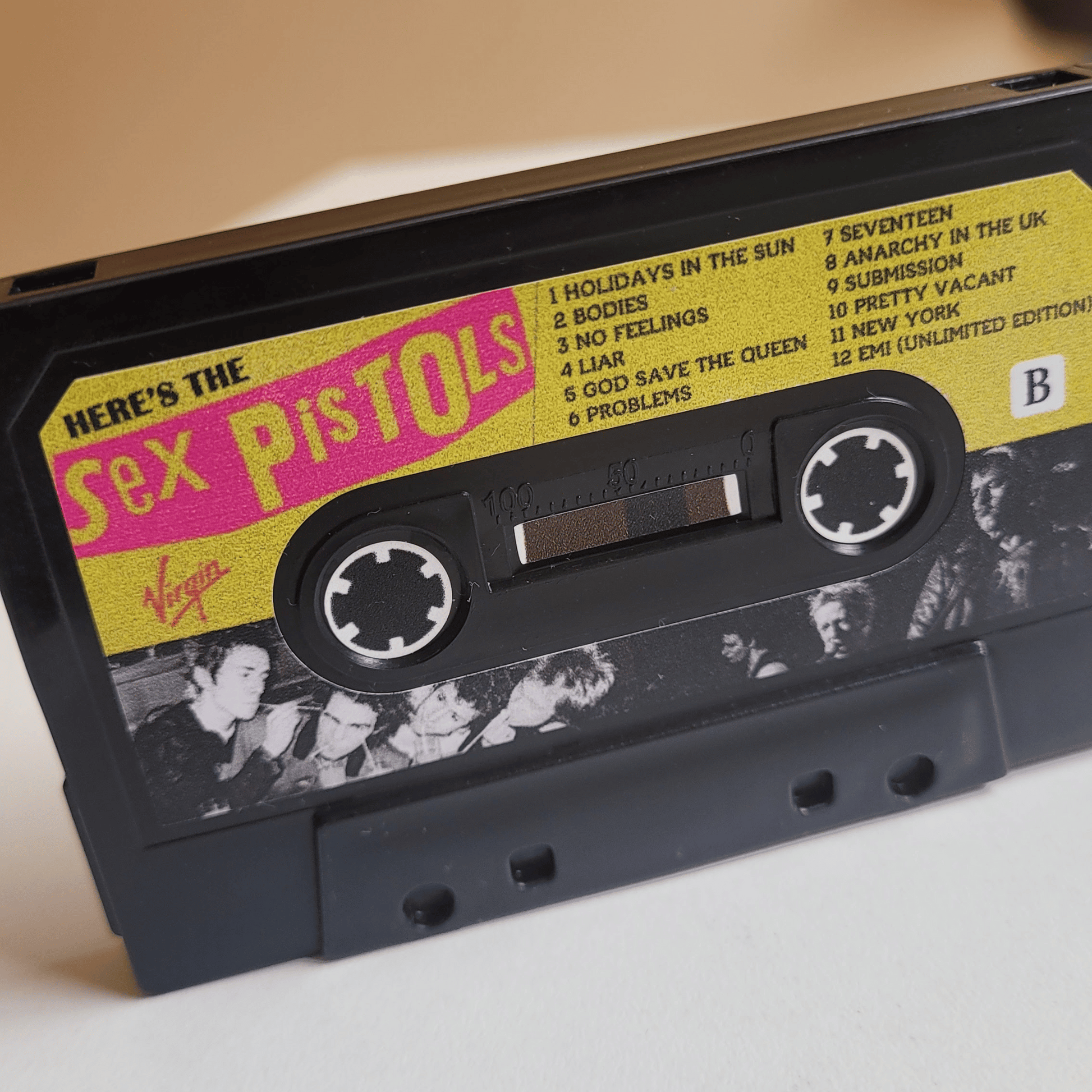 Carteira Sex Pistols (Nevermind The Bollocks) - Mr. Bacon Store 