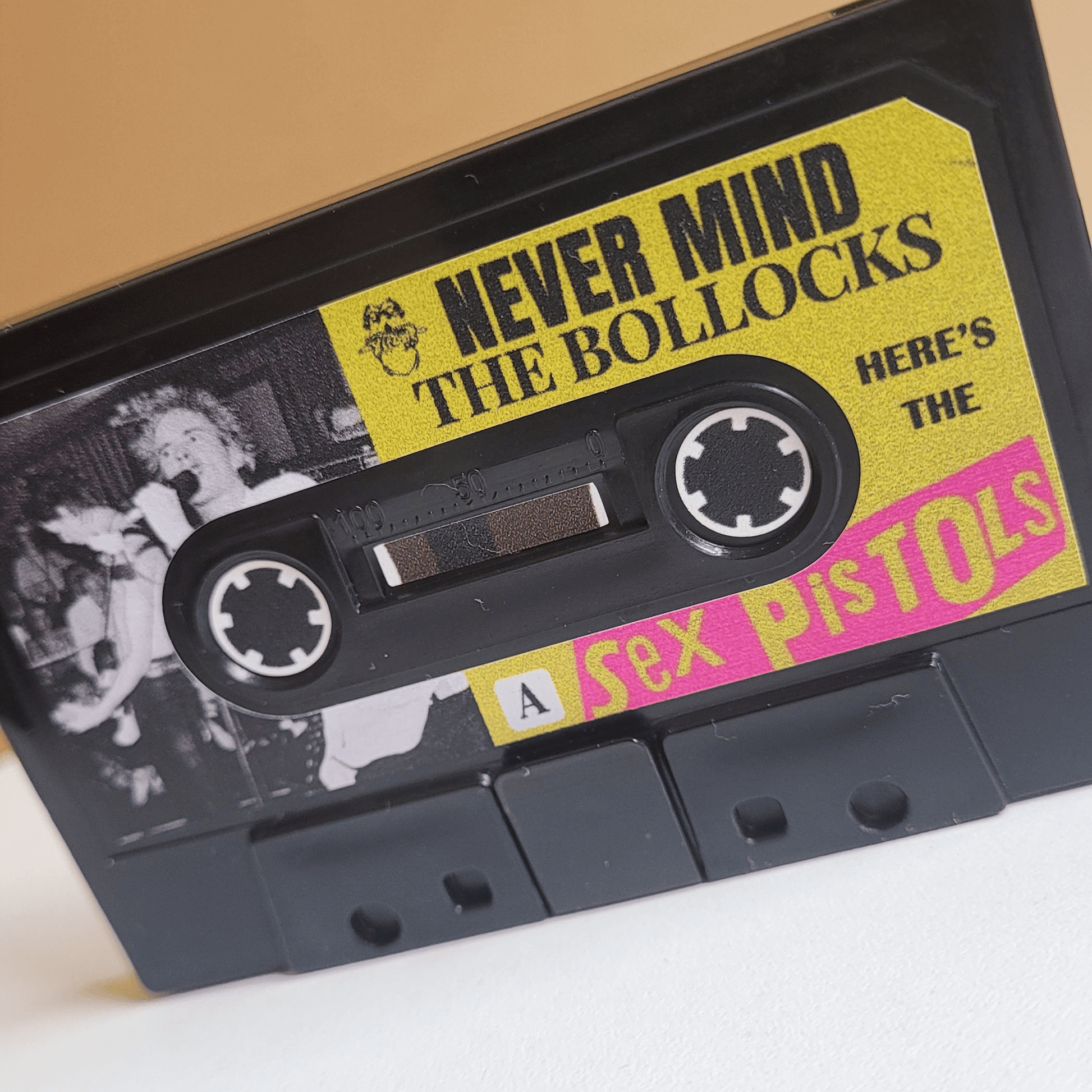 Carteira Sex Pistols (Nevermind The Bollocks) - Mr. Bacon Store 